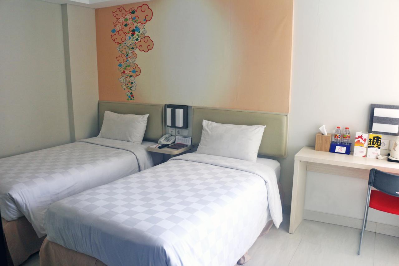 Cordela Hotel Чиребон Екстер'єр фото